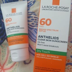 La Roche-Posay Anthelios Clear Skin SPF 60 Sunscreen - White & Orange